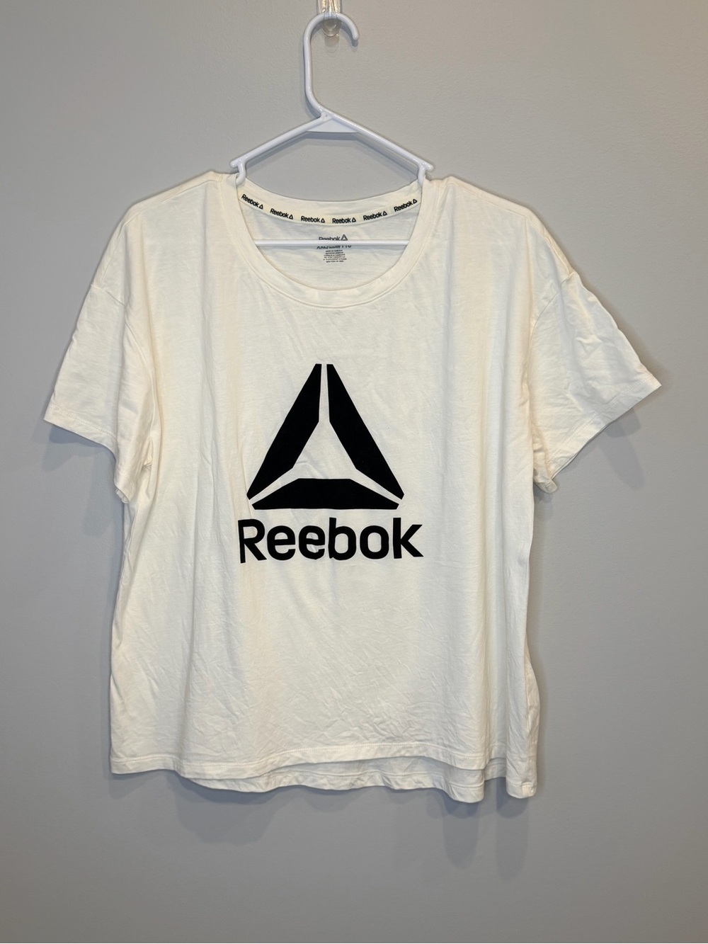 Reebok Women’s Relaxed Tee with Vector Logo Size XXL